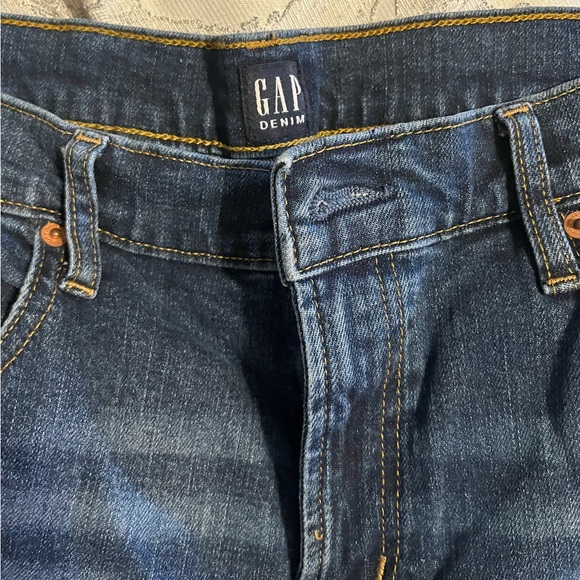 Gap stretch denim shorts 10/30 - Picture 2 of 4